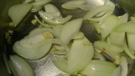 суп-пюре с запеченными баклажанами, помидорами и грибами