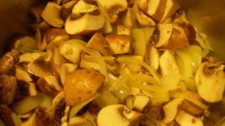 суп-пюре с запеченными баклажанами, помидорами и грибами