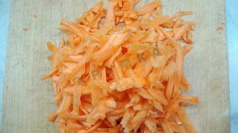 суп с макаронами, картошкой и мясом в мультиварке