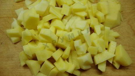 суп с макаронами, картошкой и мясом в мультиварке