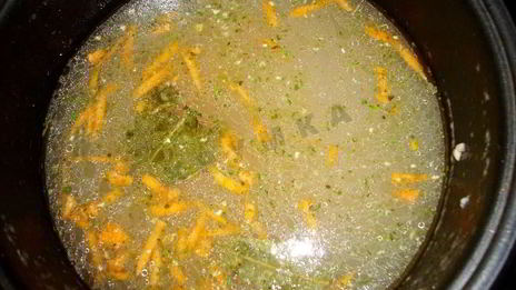 суп с макаронами, картошкой и мясом в мультиварке