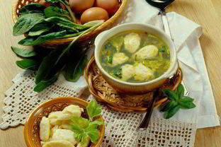 Весенний суп с сырными кнелями