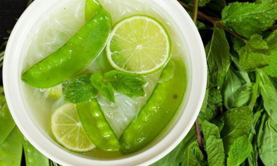 Рецепт зеленого супа с базиликом и мятой