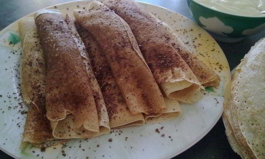 Рецепт блинчиков с начинкой из карамелизованных яблок