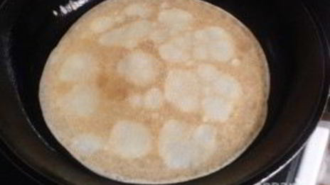 блинчики с творогом и замороженной клубникой