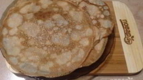 блинчики с творогом и замороженной клубникой