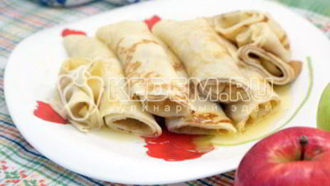 блинчики с яблочной начинкой