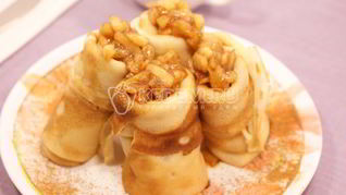 Блинчики с яблоками и корицей