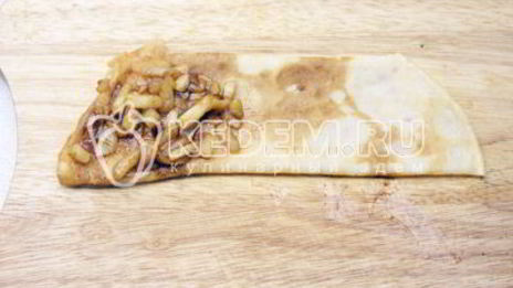 блинчики с яблоками и корицей