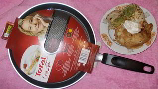 Блинчики с зеленым паштетом из брокколи, зеленой фасоли и шампиньонов