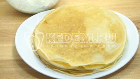 блины с красной икрой