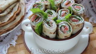 Блины с лососем и творожным сыром