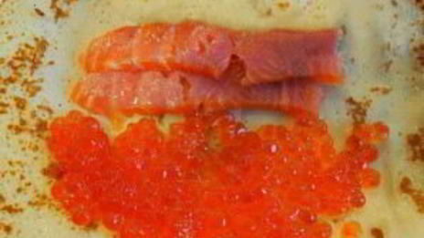 блины с семгой и икрой