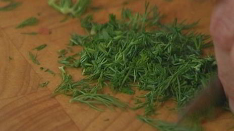 блины с творогом, пореем и семгой под соусом бешамель