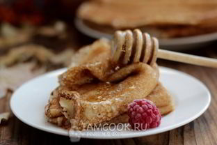 Дрожжевые блины на кислом молоке