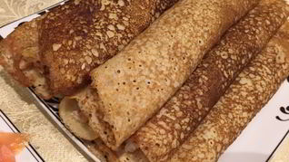 Дрожжевые блины с рыбной начинкой