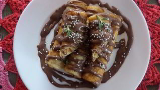 Йогуртовые блины с творожно-шоколадным соусом