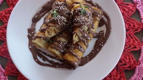 йогуртовые блины с творожно-шоколадным соусом