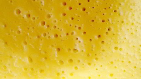 панкейки с имбирным ароматом и с соусом из красной смородины