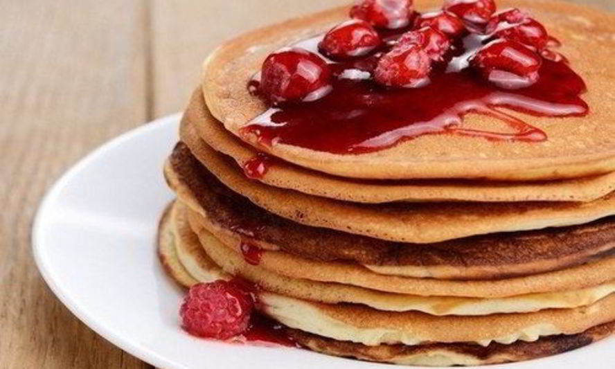 Рецепт пышных американских панкейков на кефире