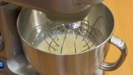 шоколадные блинчики с бананами и орехами