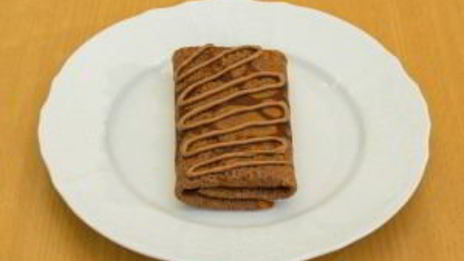 шоколадные блинчики с бананами и орехами