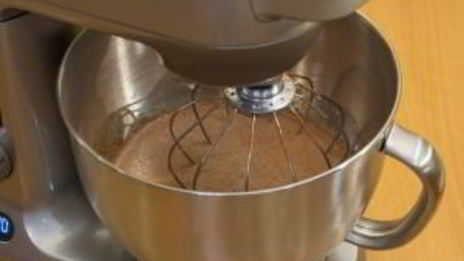 шоколадные блинчики с бананами и орехами