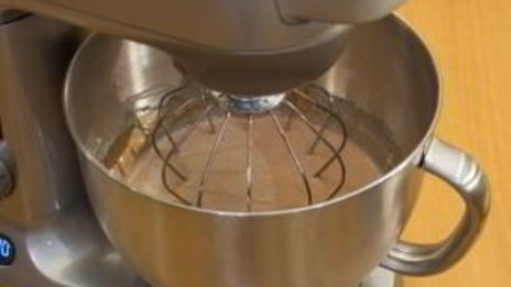 шоколадные блинчики с бананами и орехами