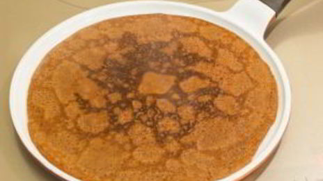 шоколадные блинчики с бананами и орехами