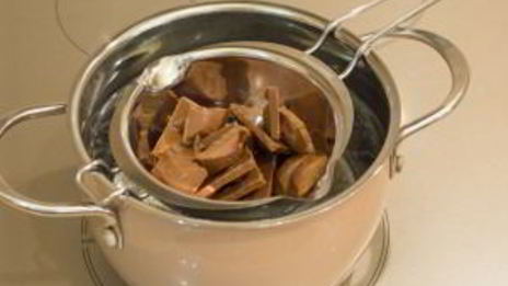 шоколадные блинчики с бананами и орехами