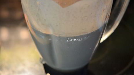 шоколадные блинчики с ягодным соусом