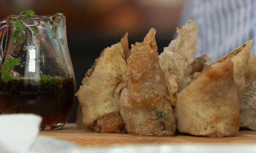 Рецепт тонких крахмальных блинчиков с фаршем из молодой капусты