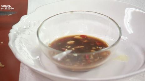 тонкие крахмальные блинчики с фаршем из молодой капусты