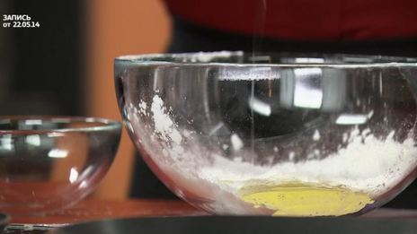 тонкие крахмальные блинчики с фаршем из молодой капусты