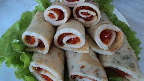 укропные блины с икрой