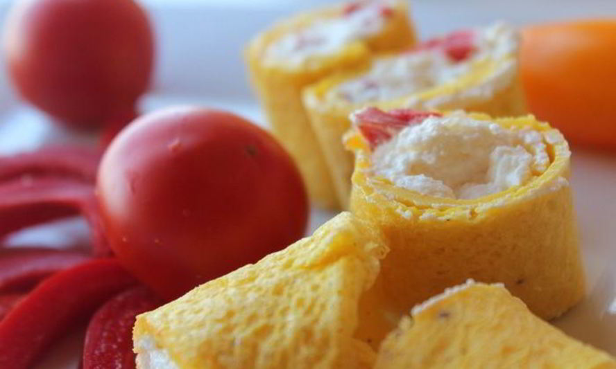 Рецепт яичных блинчиков с творожной начинкой