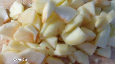 запеченные блинчики с яблоками и сгущенкой