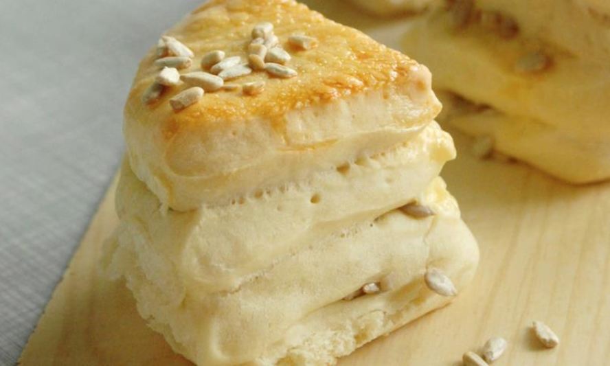 Рецепт булочек — башенок из дрожжевого теста на воде без яиц