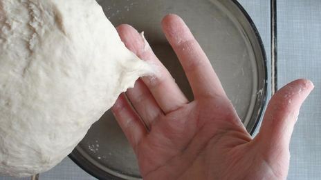 булочки — башенки из дрожжевого теста на воде без яиц