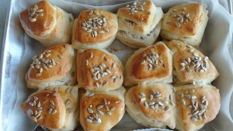 булочки — башенки из дрожжевого теста на воде без яиц