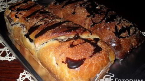 булочки brioche filled with chocolate ganache