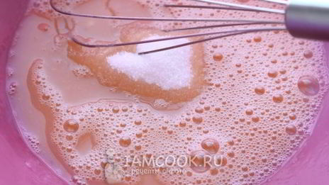 булочки с изюмом из дрожжевого теста