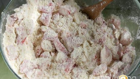 булочки с клубникой