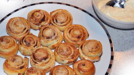 булочки с корицей и сливочной заливкой