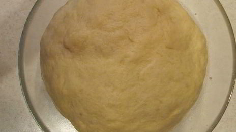 булочки с шоколадом, вишней и песочной крошкой