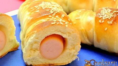 булочки с сосисками