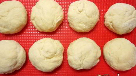 булочки с сосисками