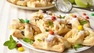 Булочки с яблоком и корицей