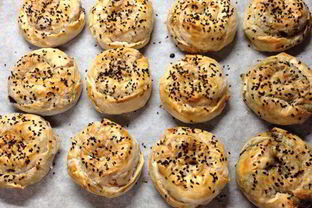 Булочки со шпинатом из теста фило