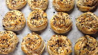 Булочки со шпинатом из теста фило